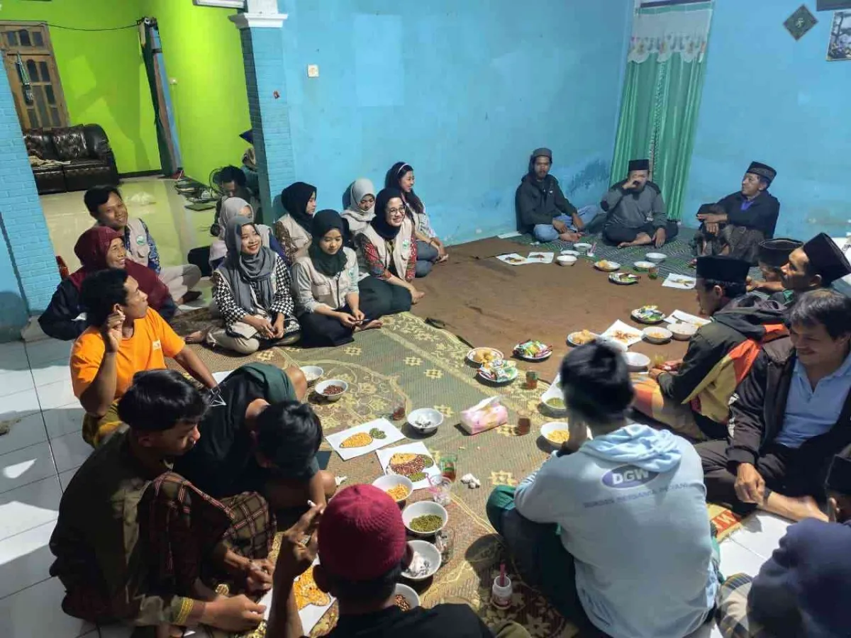 UNNES Kembangkan Ekonomi Kreatif dan Kesejahteraan Lansia di Dusun Bonsomo