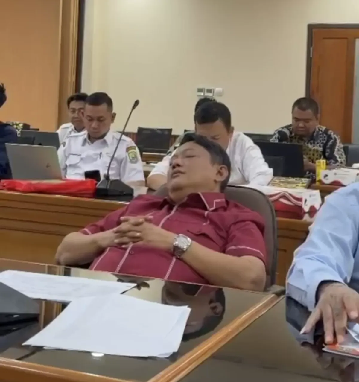 Kritik Terhadap Kepemimpinan Pemkot Bekasi Usai Dirut Tirta Patriot Tertidur dalam RDP