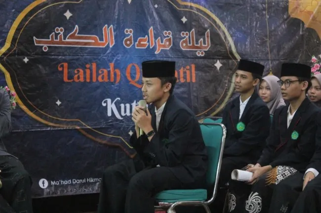 Lailah Qiro’atil Kutub: Ujian Pemahaman Santri Non-Takhosus di Mahad Darul Hikmah