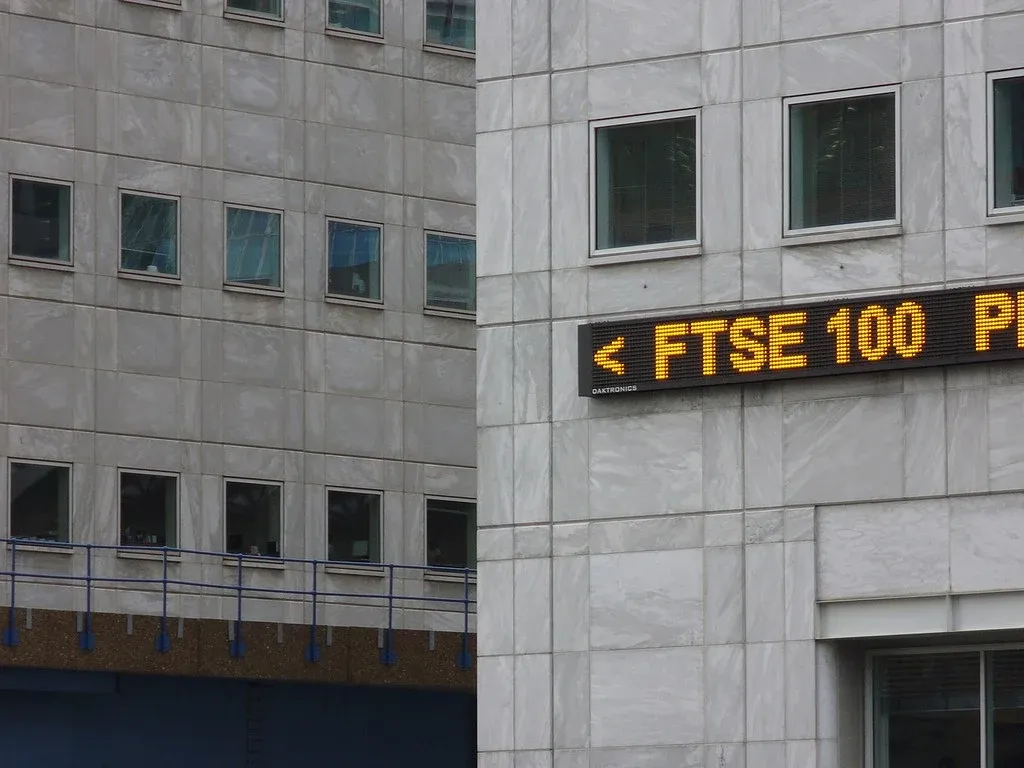 Bursa Eropa Mengalami Pelemahan, Sektor Kesehatan Tertekan Isu Tarif Farmasi dari AS
