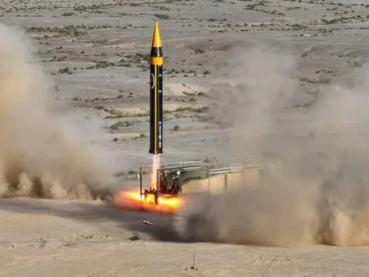 Iran Luncurkan Rudal Khorramshahr-4, Tegaskan Kekuatan Militer dalam Negosiasi