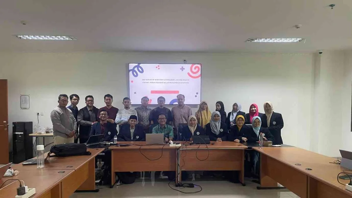 Mahasiswa S3 PBA UM Pelajari Filsafat Ilmu Bersama Prof. Yusuf Hanafi untuk Kembangkan Nalar Kritis
