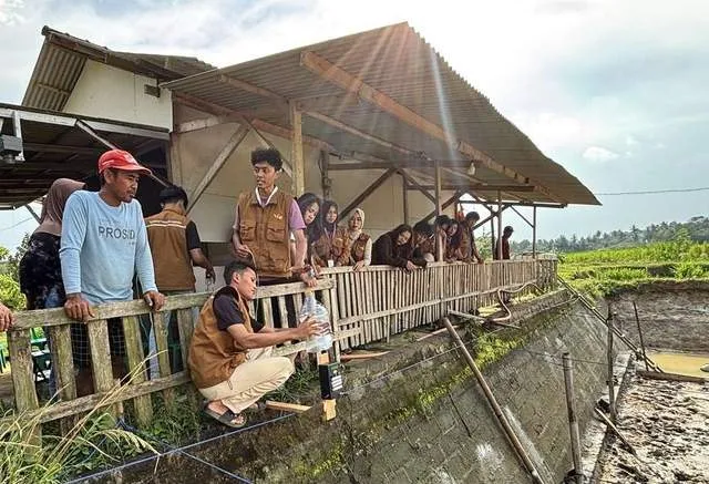 Petani Desa Margo Lestari Kini Pantau Kualitas Air Secara Real Time dengan IoT