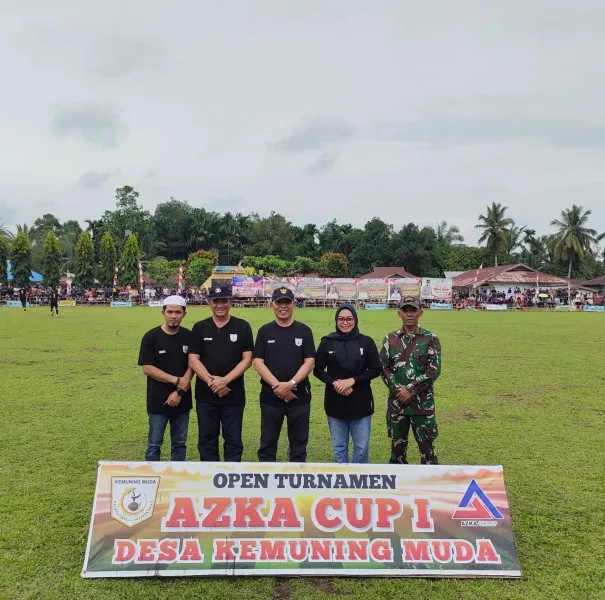 Polsek Kemuning Dukung Penutupan Turnamen Sepak Bola AZKA CUP 1
