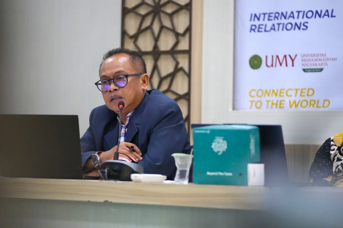Kritik Terhadap Diplomasi Luar Negeri Prabowo: Pola Simbolis Tanpa Strategi Jelas
