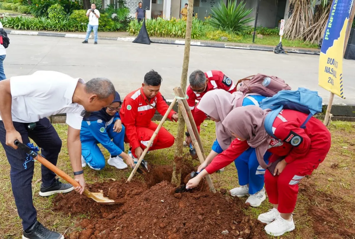 PTPP Gelar Penanaman Pohon untuk Dukung K3 dan Transportasi Ramah Lingkungan