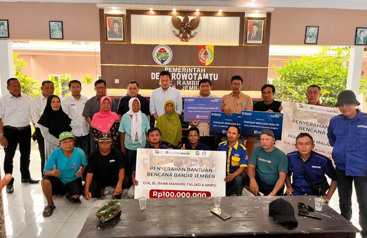 Charles Meikyansah Salurkan Bantuan Tunai dan Logistik untuk Korban Banjir di Jember