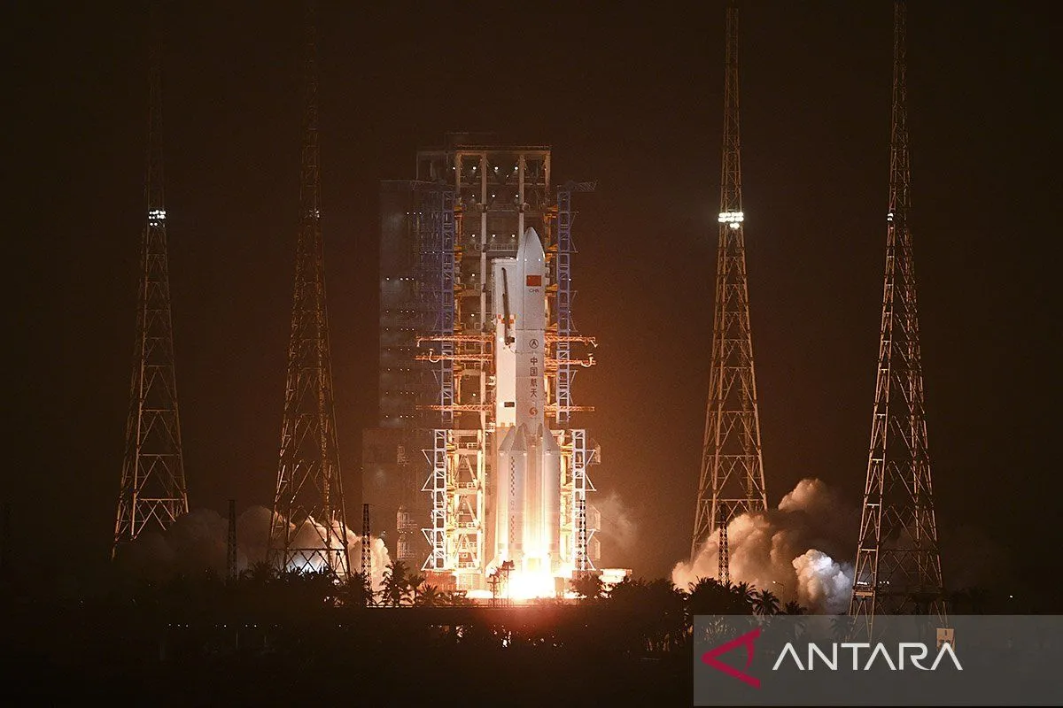 China Luncurkan Satelit Uji Teknologi Komunikasi Multiband