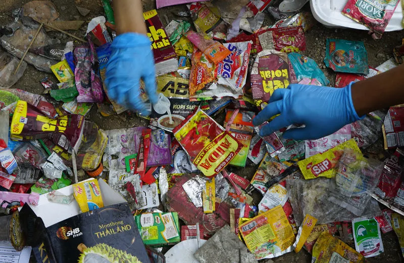Greenpeace Dorong Tanggung Jawab Produsen dalam Mengatasi Krisis Sampah Plastik di Indonesia
