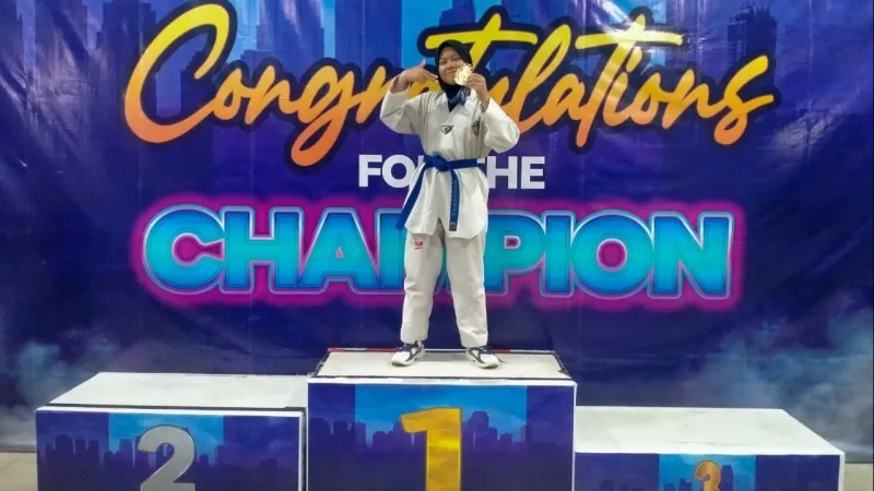 Zahrotul Fajri Nuzula Sumbang Emas untuk MTsN 37 di Kejuaraan Taekwondo DKI Jakarta