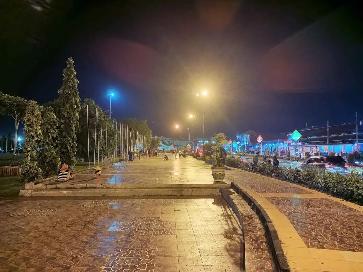 Alun-Alun Demak: Pusat Wisata Religi dan Rekreasi di Jawa Tengah