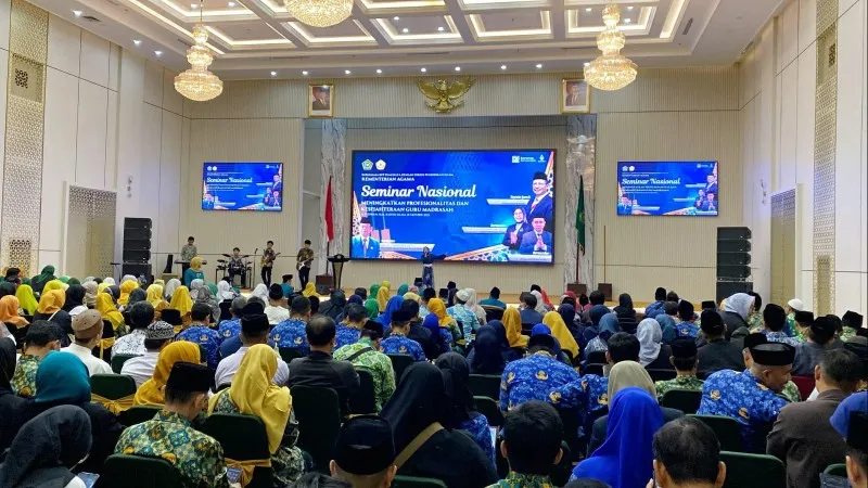 Dua Guru MAN 7 Jakarta Ikuti Seminar Nasional Peningkatan Profesionalitas Madrasah