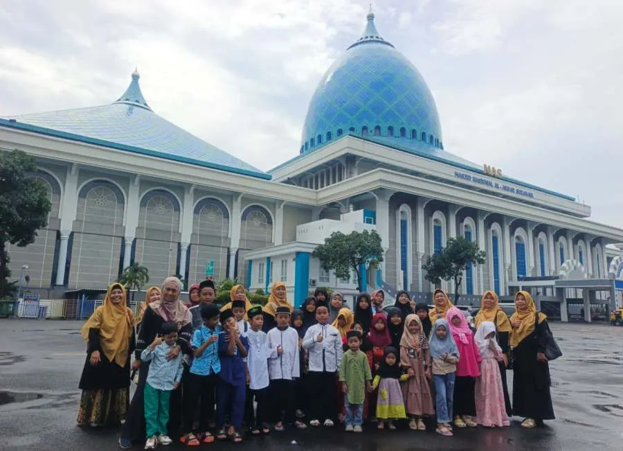 PRA Suko Selenggarakan Wisata Religi dan Bakti Sosial untuk Anak Yatim