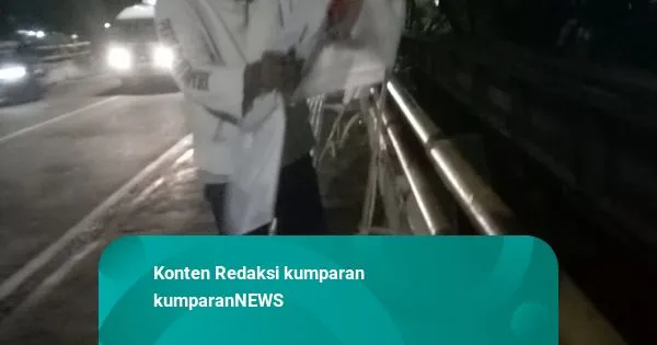 Gerindra Copot Bendera untuk Menjaga Kebersihan Lingkungan di Jakarta