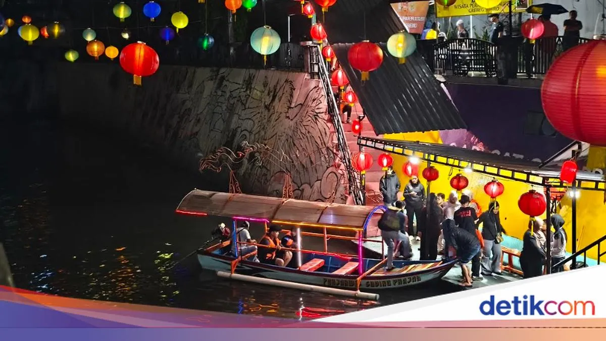 Grebeg Sudiro 2026: Wisata Perahu Hias Kali Pepe Menarik Antusiasme Pengunjung