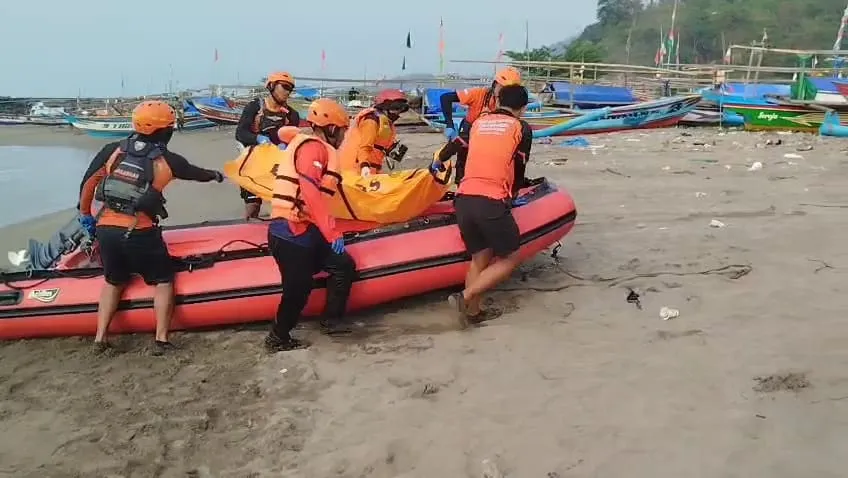 Wisatawan Jakarta Ditemukan Tewas Setelah Dua Hari Hilang di Pantai Cisolok