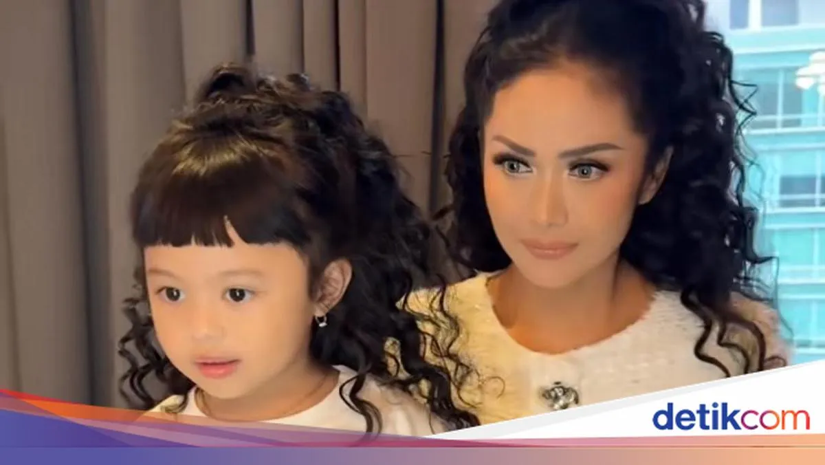 Ameena Ingin Jadi Artis Seperti Nenek Kris Dayanti