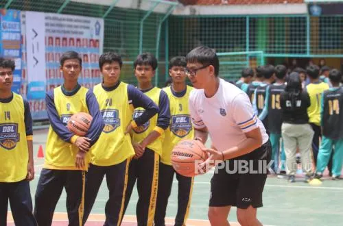 Perbasi Kepulauan Seribu Gelar Coaching Clinic Basket Pertama di Pulau Pramuka
