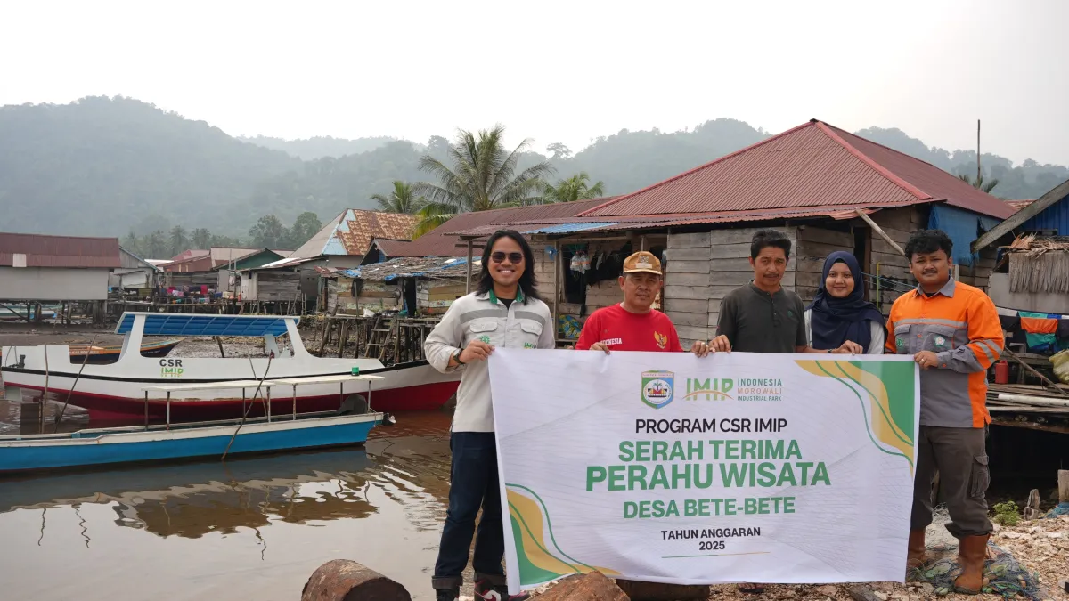 IMIP Berikan Perahu Wisata untuk Tingkatkan Pariwisata Desa Bete-Bete