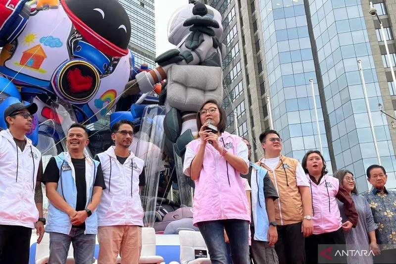 Film 'Pelangi di Mars' Promosikan Diri dengan Balon Raksasa di Jakarta