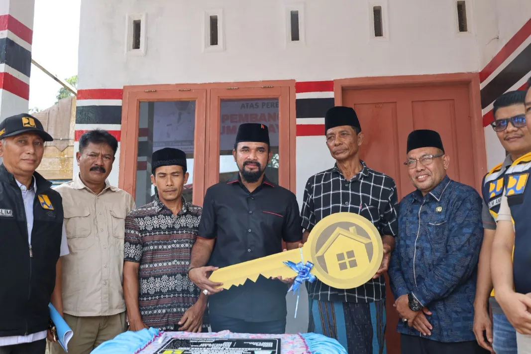 Bupati Aceh Timur Resmikan Rumah Layak Huni di Pereulak Barat