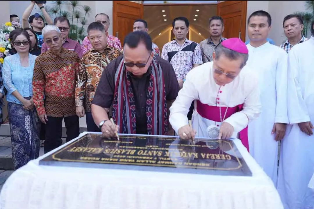 Bupati Minahasa Resmikan Gedung Gereja St. Blasius di Kalasey