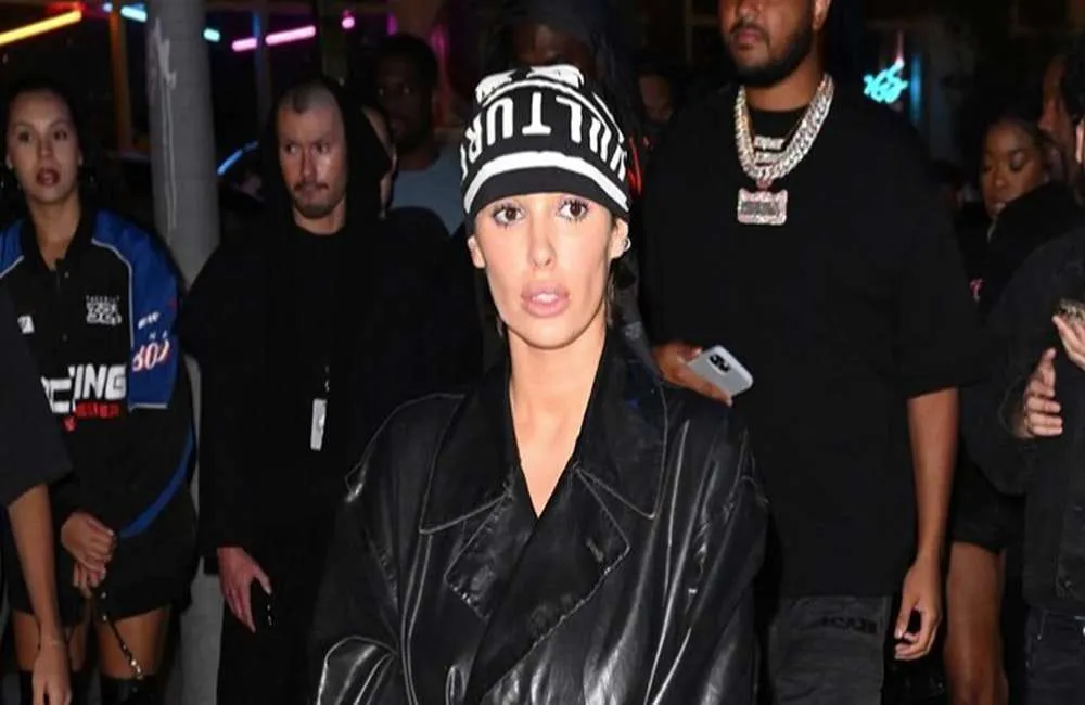 Bianca Censori: Kontroversi Gaya Busana di Grammy Awards 2025