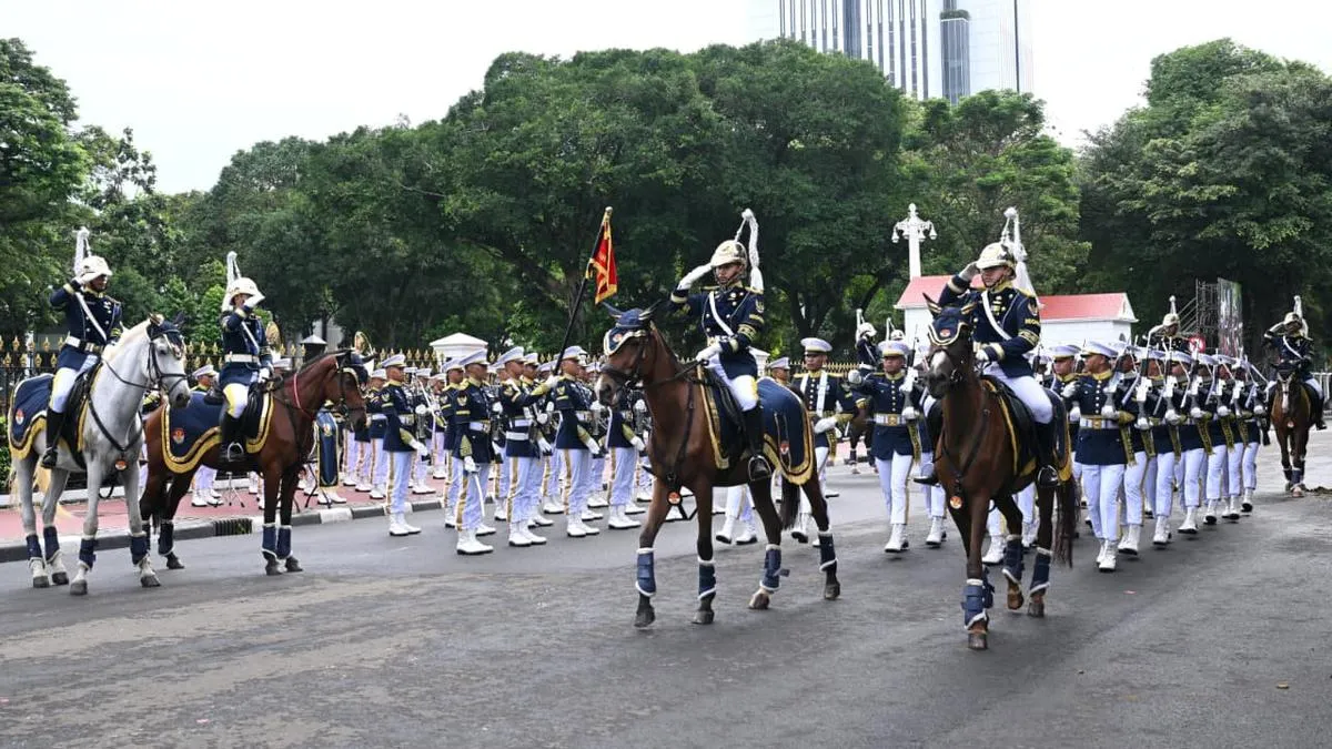 Upacara Serah Terima Pengawal Istana Dapat Disaksikan Publik Setiap Minggu