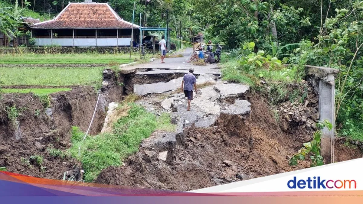 Jalan di Kedungmiri Bantul Amblas Sepanjang 17 Meter, Menjadi Perhatian Masyarakat