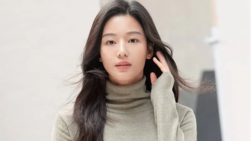 Pesona Jun Ji Hyun: Awet Muda di Usia 38 Tahun