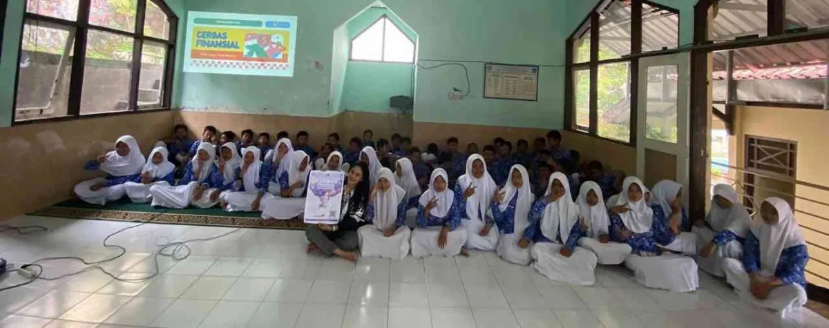 Edukasi Keuangan Pribadi di SMP N 4 Tawangsari Tingkatkan Literasi Finansial Siswa