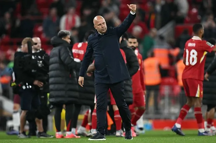 Arne Slot: Liverpool Anggap Manchester United Tetap Lawan Tangguh Meski Dalam Masa Sulit