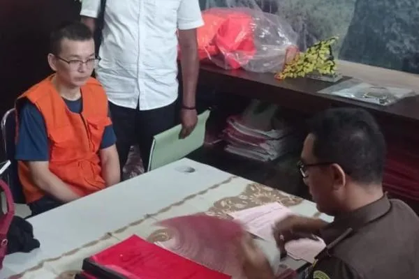 Penyelundupan Manusia: Tersangka Warga China Dilimpahkan ke Jaksa di NTT