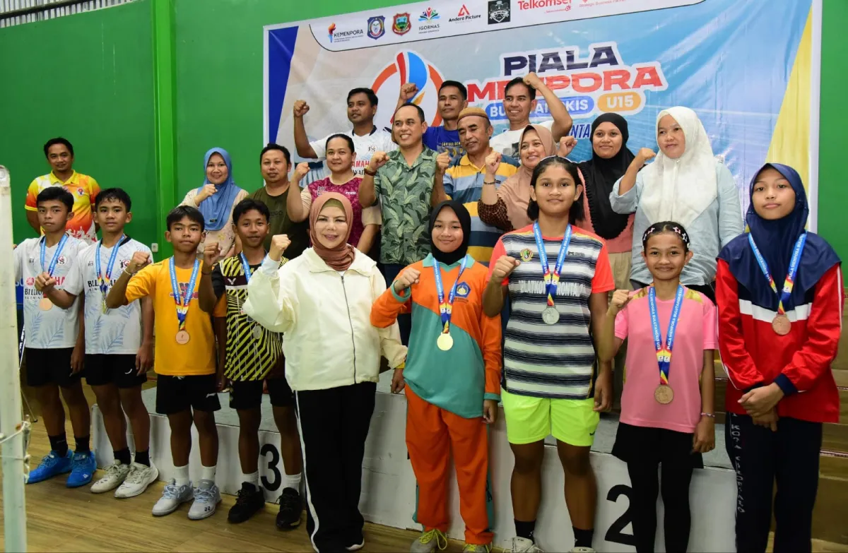 Wagub Gorontalo Tutup Piala Menpora Bulu Tangkis Regional
