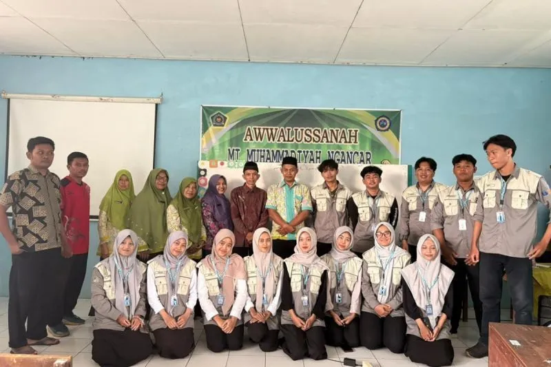 Mahasiswa UMS Gelar Workshop Brisk AI untuk Peningkatan Pembelajaran Digital di MIM Ngancar