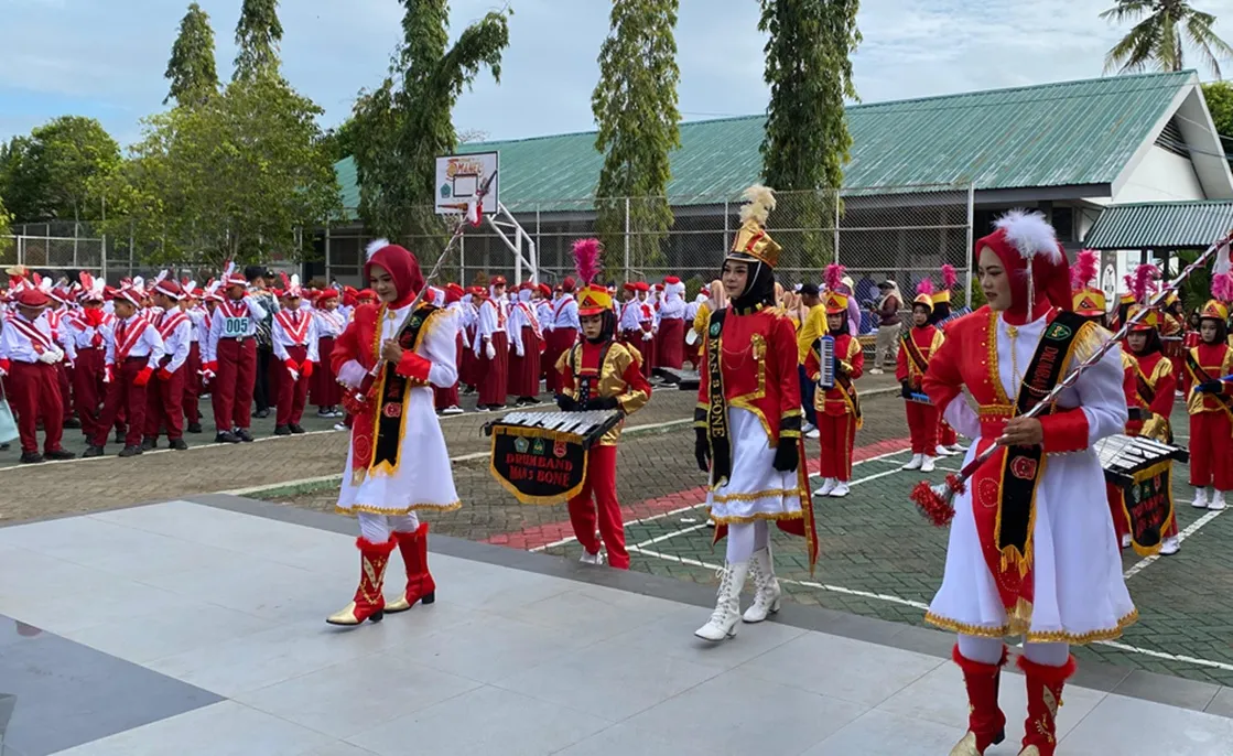 Drum Band MAN 3 Bone Semarakkan HUT RI ke-80 dengan Aksi Menggugah