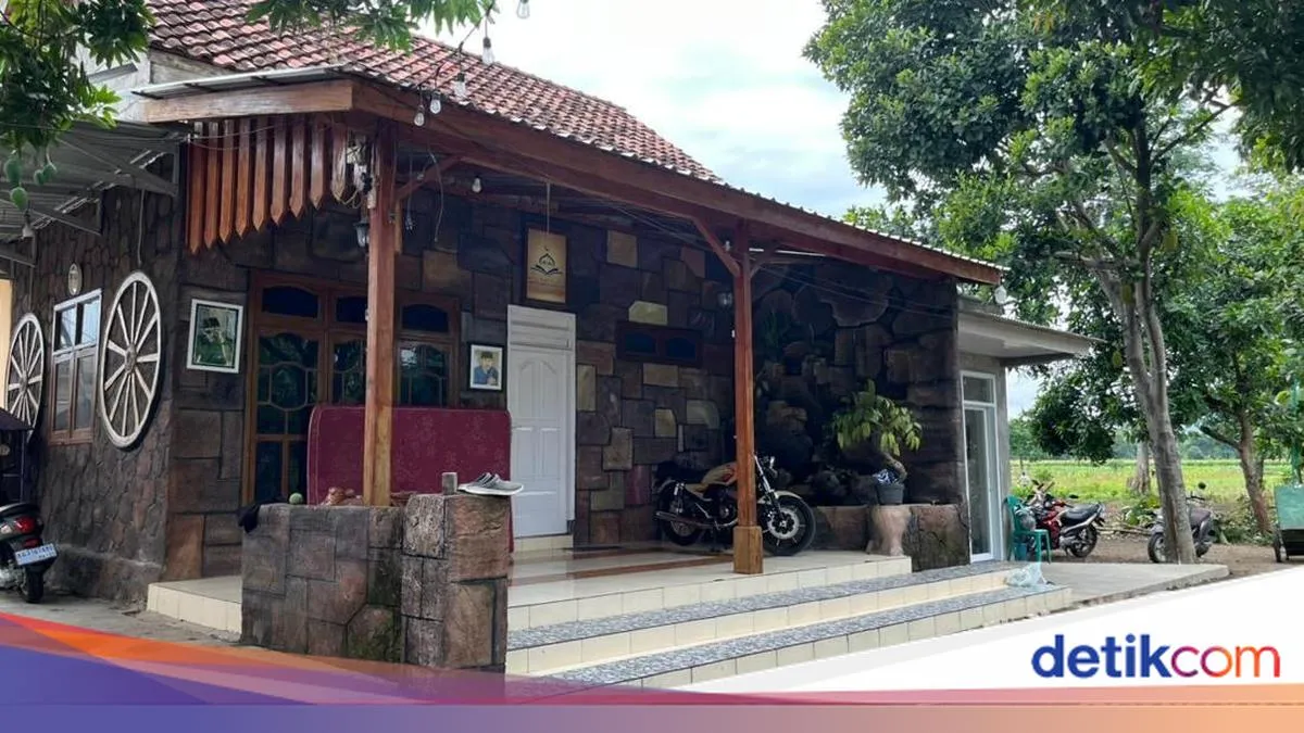 Gus Elham Terima Kecaman Pasca Video Mencium Anak Viral, Keluarga Minta Maaf