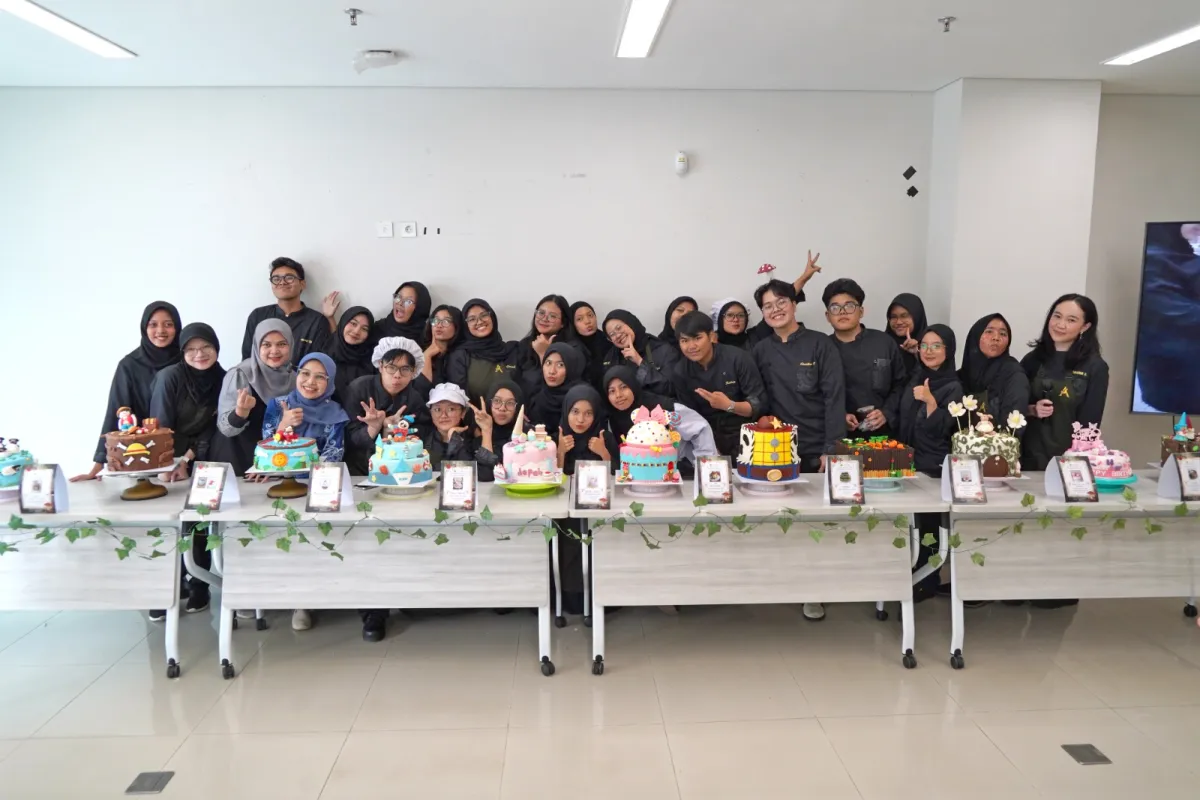 Mahasiswa S1 Pendidikan Tata Boga UNJ Gelar Festival Dekorasi Kue Kreatif