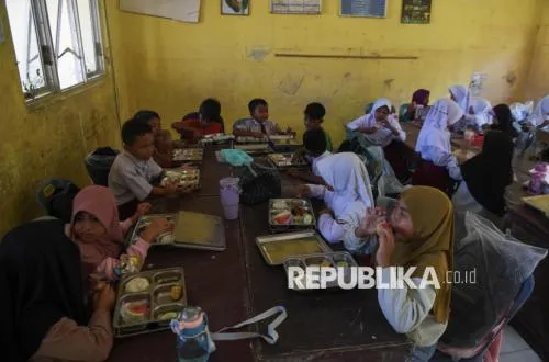 Program Makan Bergizi Gratis Dorong Pertumbuhan Ekonomi Nasional
