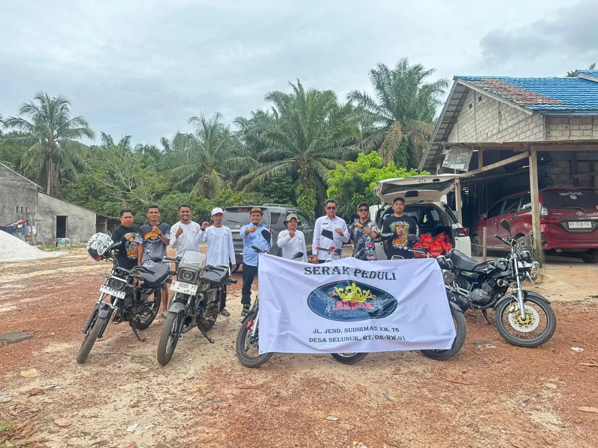 SERAK Bagikan 150 Paket Sembako untuk Lansia di Ramadan