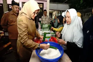 Sentra Produksi Lontong di Desa Karangsari Banyuwangi