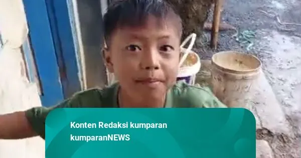 Dika, Bocah Berani Penangkap Ular untuk Tambah Uang Jajan
