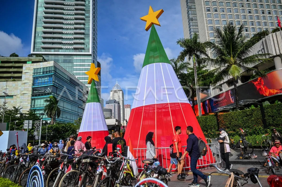 Kawasan Bundaran HI Dihiasi Dekorasi Natal dalam HBKB Jakarta