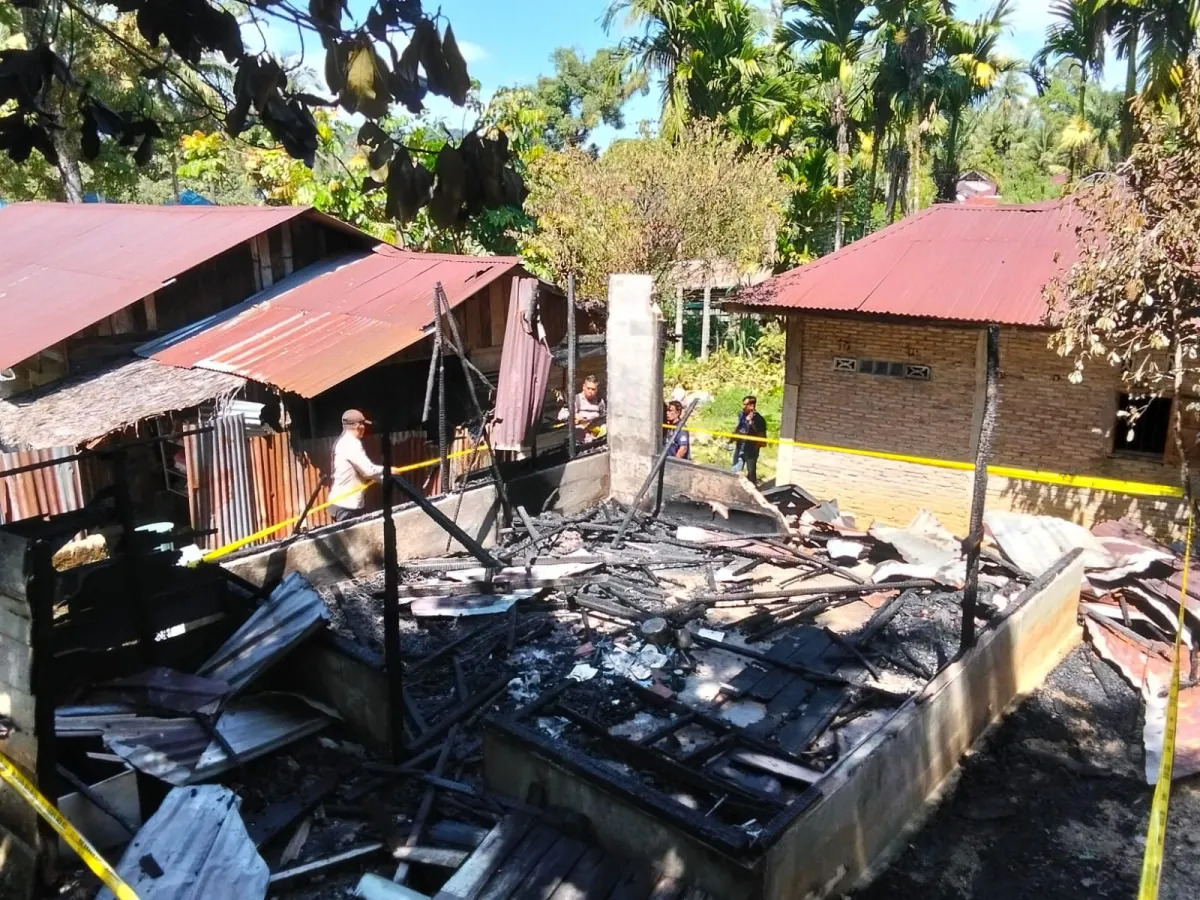 Pria di Tapian Nauli Diduga Bakar Rumah Sendiri Pasca Pertengkaran dengan Istri