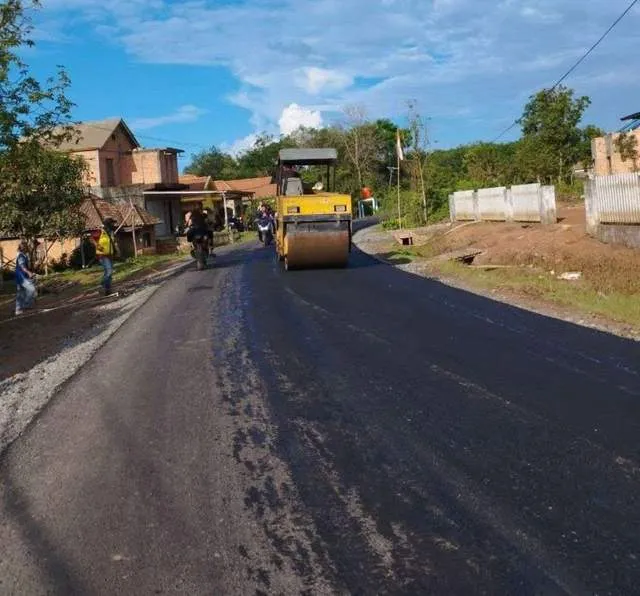 Pembangunan Jalan Poros di OKI Dukung Perekonomian Masyarakat