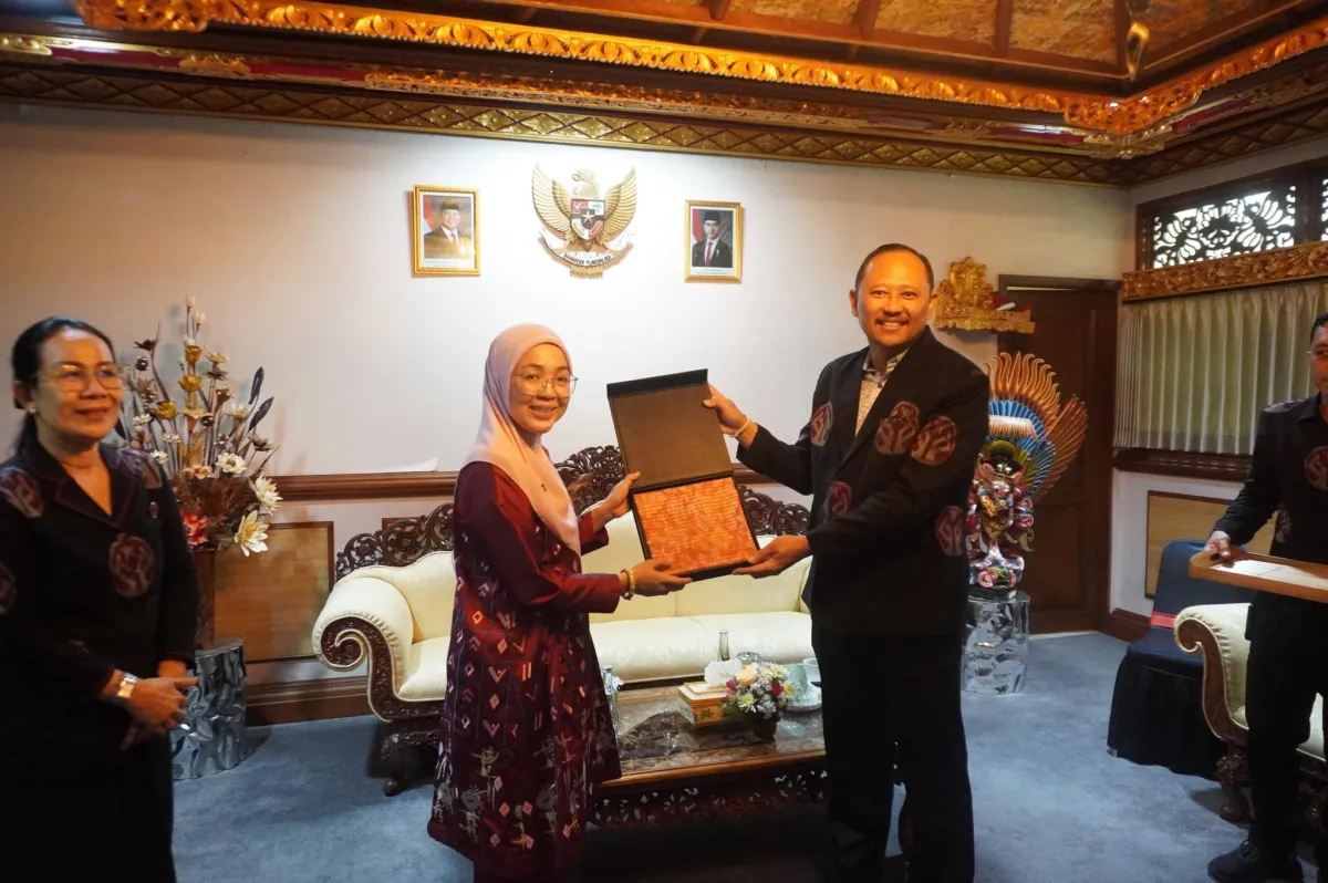 Melinda Aksa Kunjungi IKM Bali Bangkit untuk Tingkatkan Kreativitas UMKM