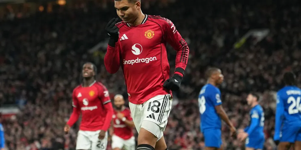 Manchester United Bidik Elliot Anderson sebagai Gelandang Baru