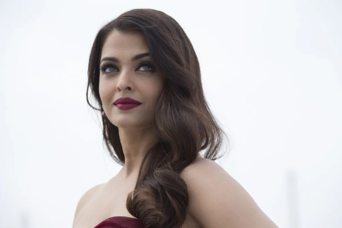 Selebritas Bollywood Ajukan Perlindungan Terhadap Penyalahgunaan DeepFake