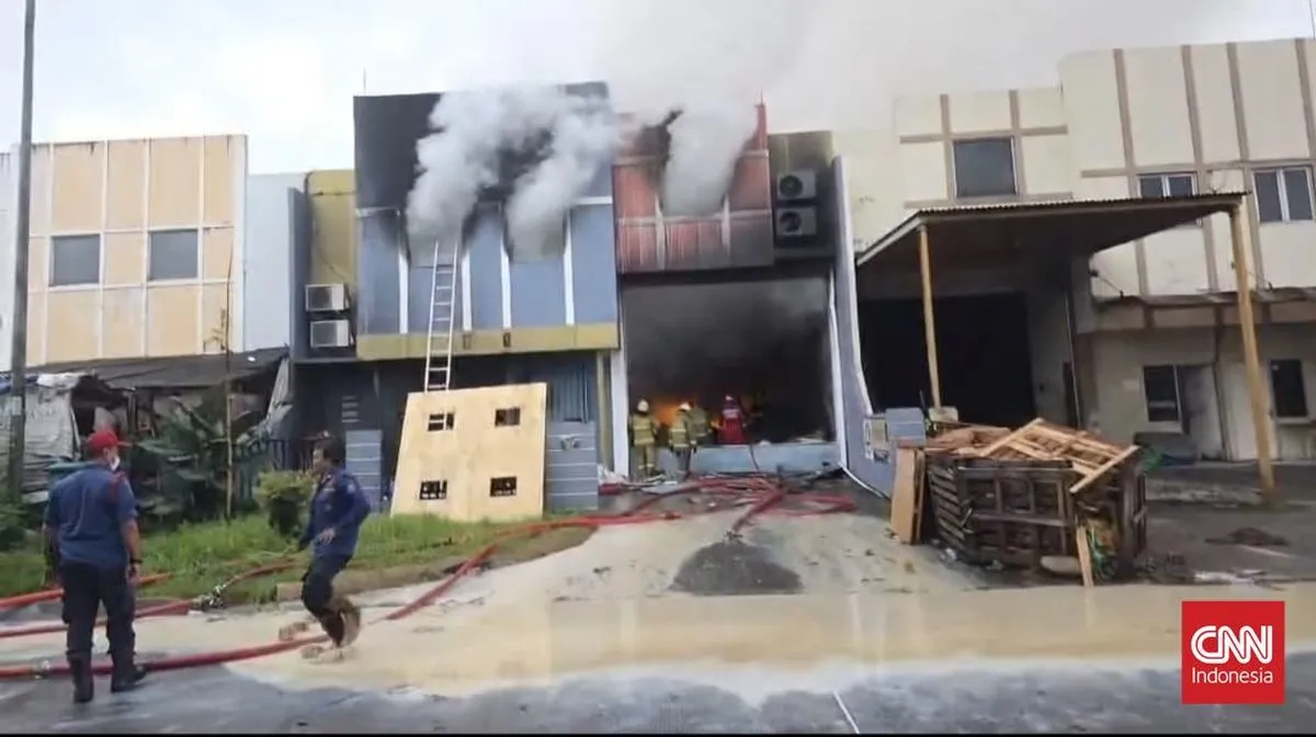 Kebakaran Gudang Bahan Kimia di Taman Tekno, Kerugian Capai Rp2 Miliar