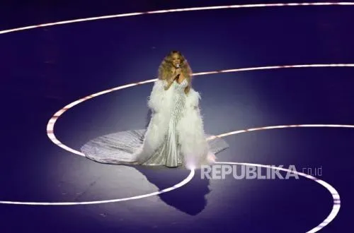 Mariah Carey Memukau di Olimpiade Musim Dingin dengan Perhiasan Rp 252 M